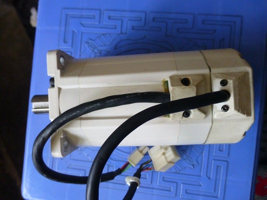 SM320 321 411 421 431 X-axis motor MSMA082P1A