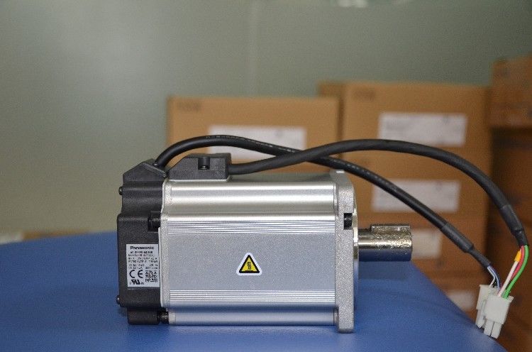 Motor servo motor MSMD042P1A genuine